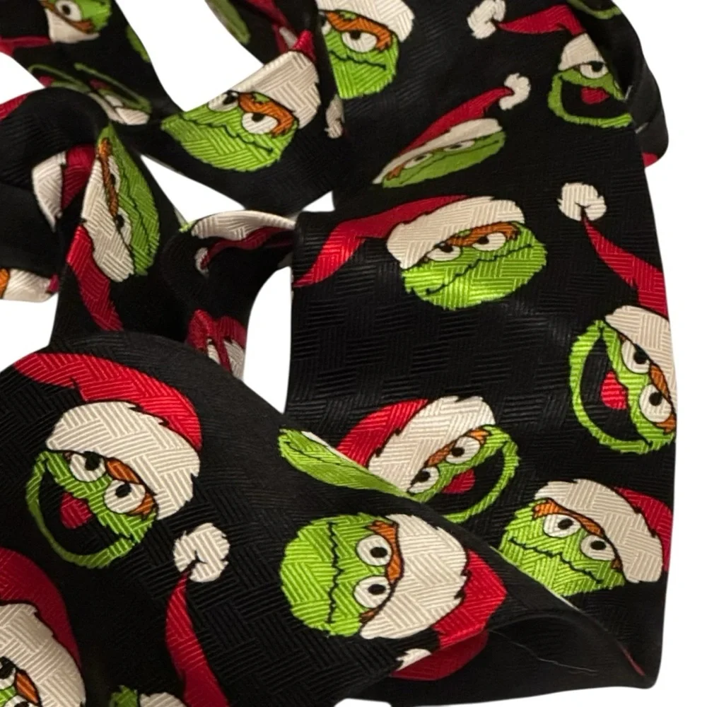 Sesame Street Oscar the Grouch, Santa Christmas 100% silk holiday tie black